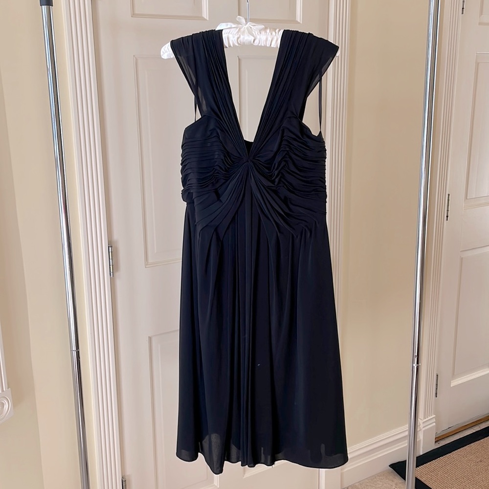 BCBG LBD. Comfortable and flattering. Like new. Women’s size Medium.